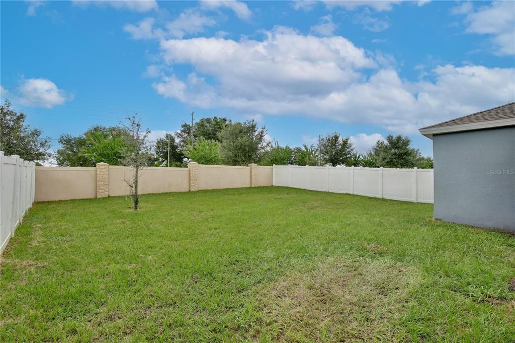 Под контрактом: $175,000 (4 спален, 2 ванн, 1767 Квадратных фут)