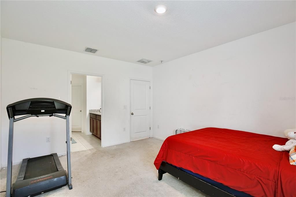 Под контрактом: $175,000 (4 спален, 2 ванн, 1767 Квадратных фут)