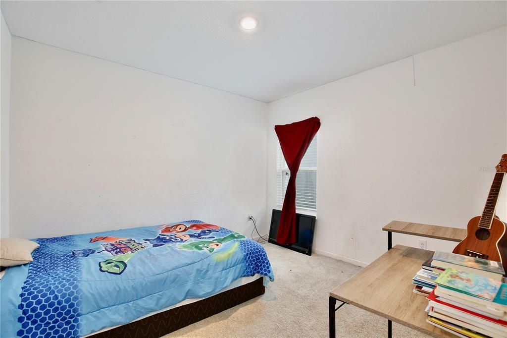 Под контрактом: $175,000 (4 спален, 2 ванн, 1767 Квадратных фут)