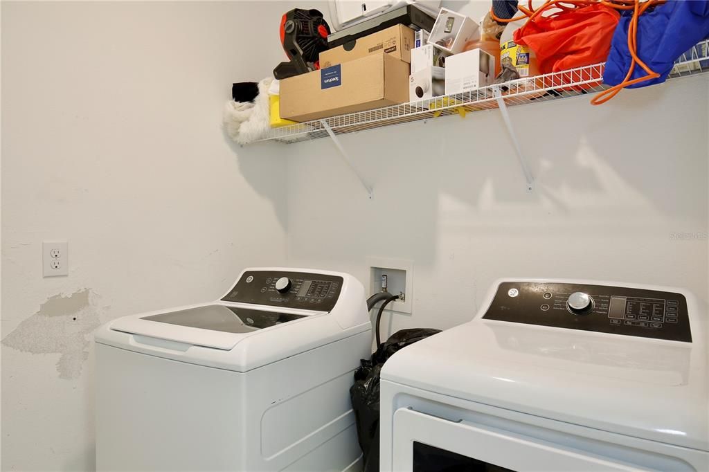 Под контрактом: $175,000 (4 спален, 2 ванн, 1767 Квадратных фут)