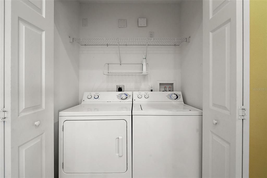 На продажу: $234,900 (2 спален, 2 ванн, 1402 Квадратных фут)