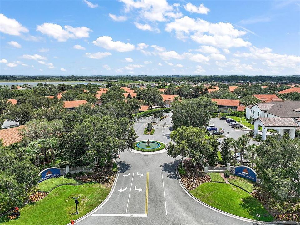 На продажу: $234,900 (2 спален, 2 ванн, 1402 Квадратных фут)