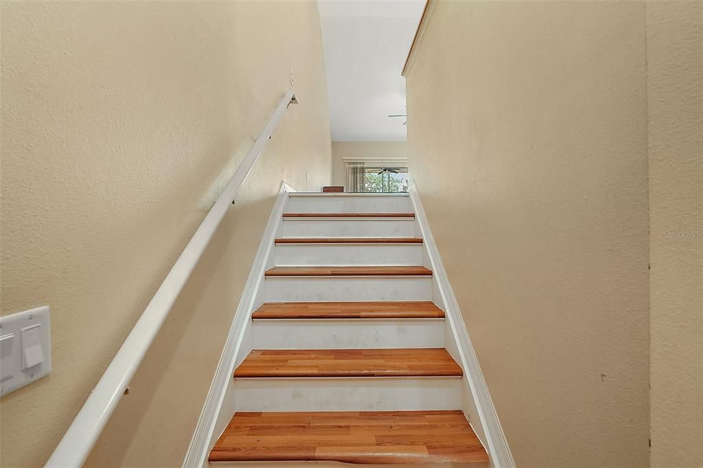 На продажу: $234,900 (2 спален, 2 ванн, 1402 Квадратных фут)