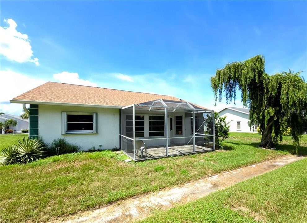 For Sale: $219,900 (2 beds, 2 baths, 1304 Square Feet)