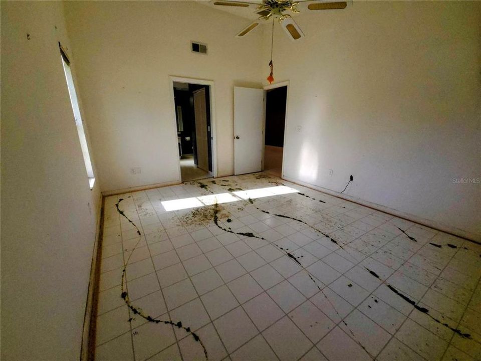 For Sale: $219,900 (2 beds, 2 baths, 1304 Square Feet)