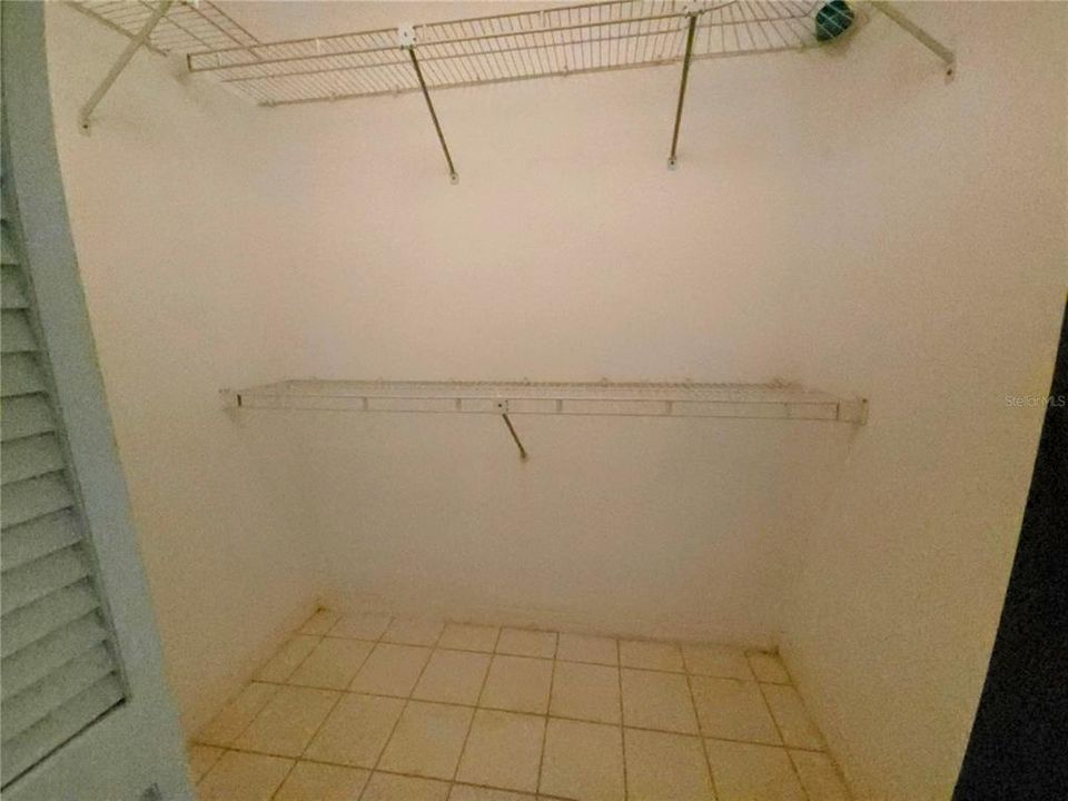 For Sale: $219,900 (2 beds, 2 baths, 1304 Square Feet)