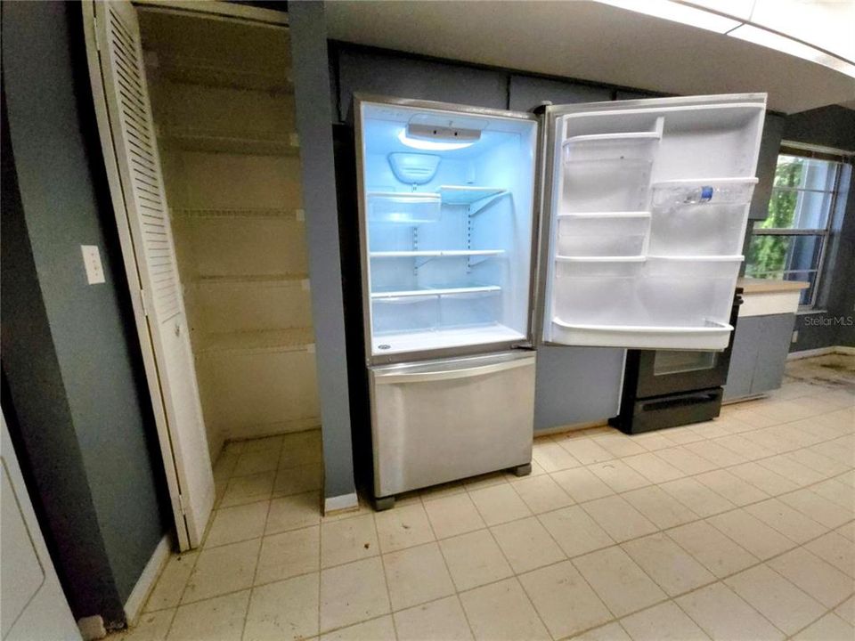 For Sale: $219,900 (2 beds, 2 baths, 1304 Square Feet)