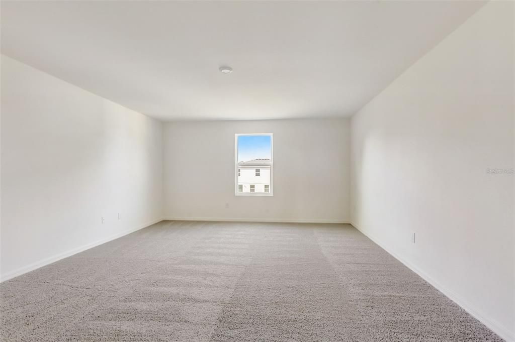 Под контрактом: $249,888 (4 спален, 2 ванн, 2054 Квадратных фут)