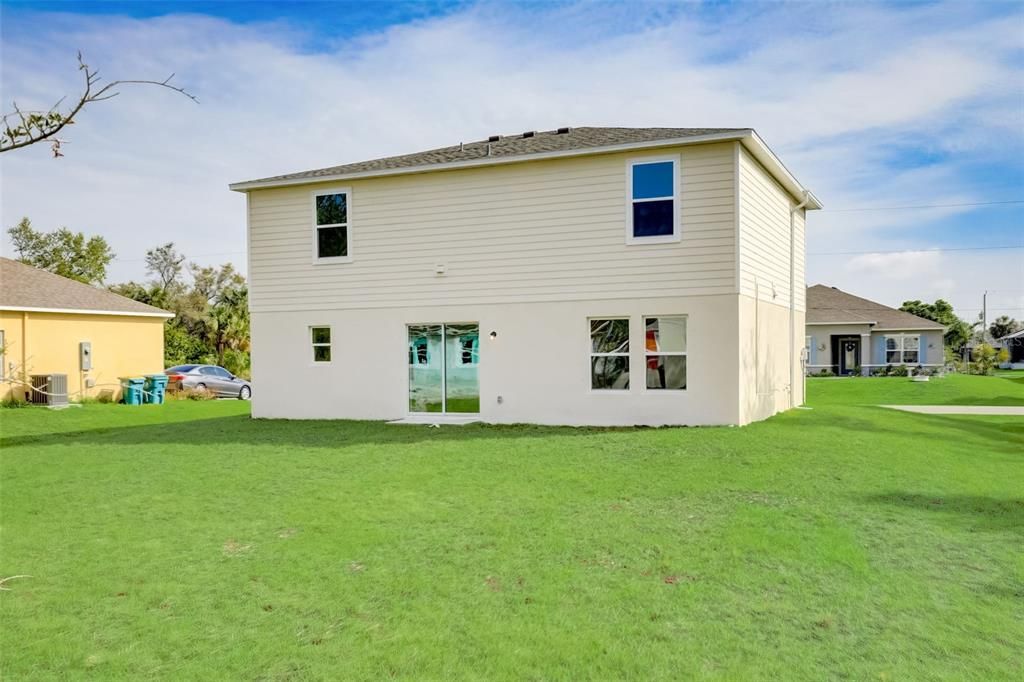 Под контрактом: $249,888 (4 спален, 2 ванн, 2054 Квадратных фут)