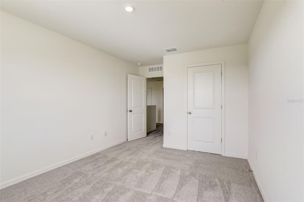 Под контрактом: $249,888 (4 спален, 2 ванн, 2054 Квадратных фут)