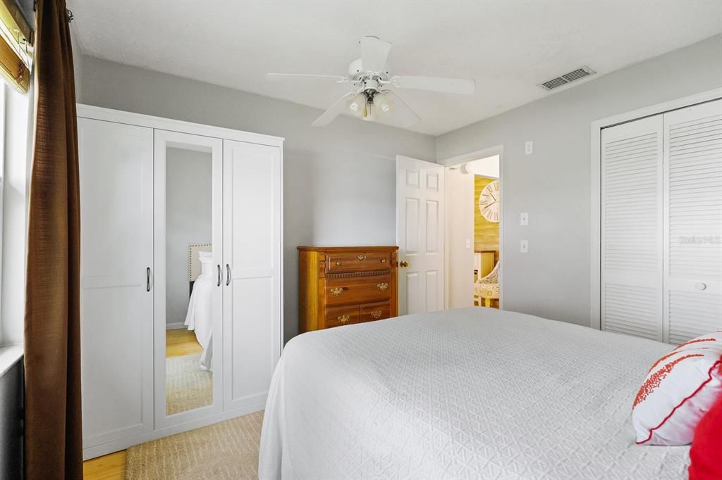 Active With Contract: $362,500 (2 beds, 2 baths, 1244 Square Feet)