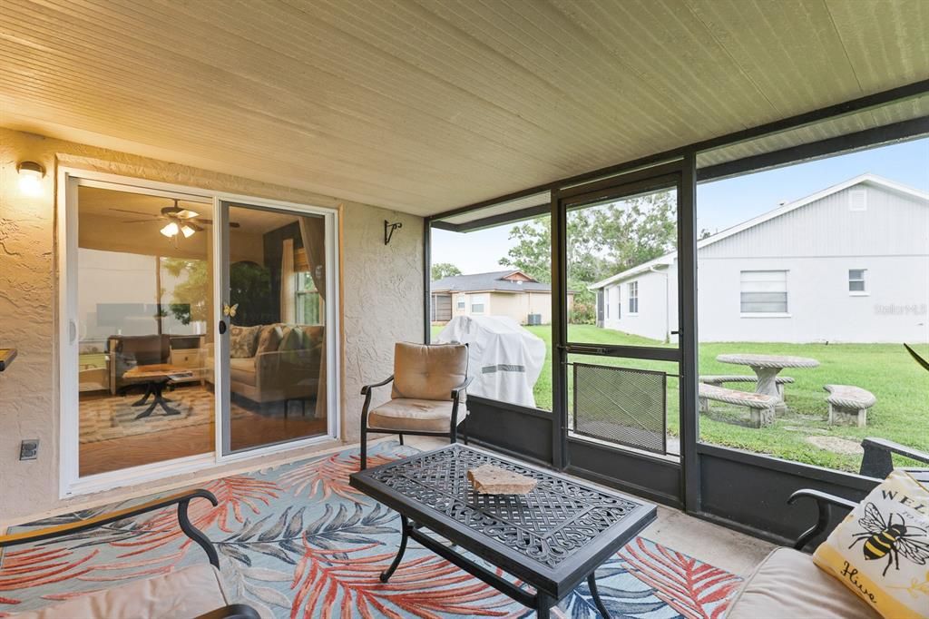 Active With Contract: $362,500 (2 beds, 2 baths, 1244 Square Feet)