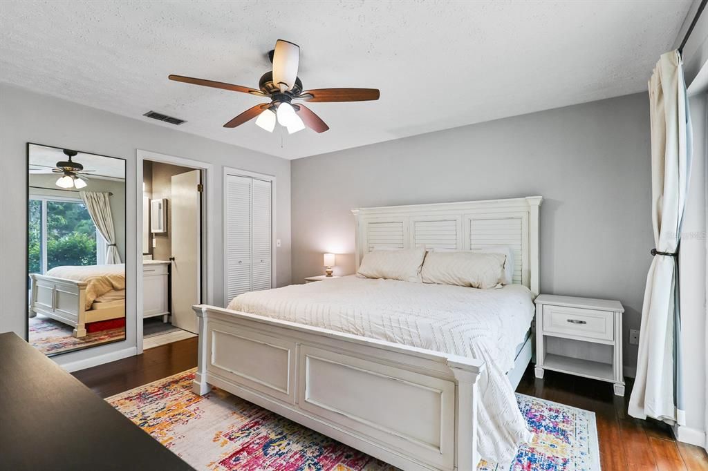 Active With Contract: $362,500 (2 beds, 2 baths, 1244 Square Feet)