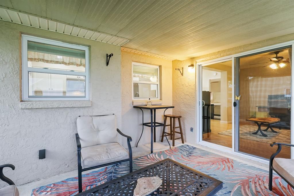 Active With Contract: $362,500 (2 beds, 2 baths, 1244 Square Feet)