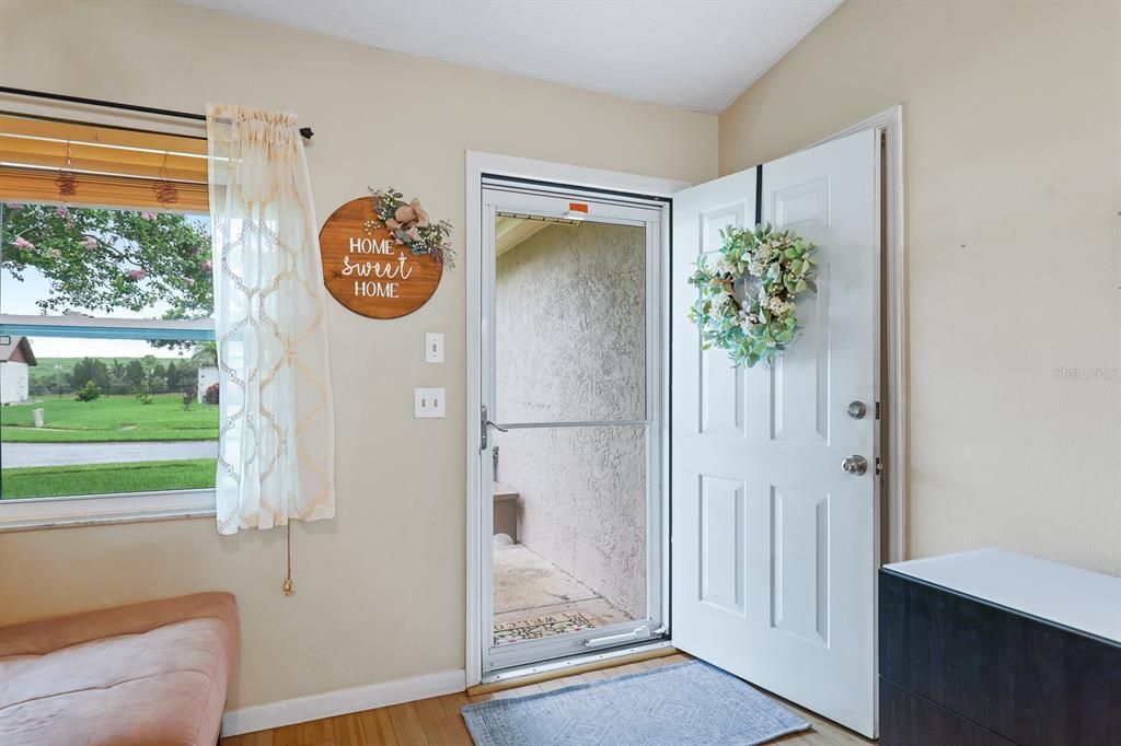 Active With Contract: $362,500 (2 beds, 2 baths, 1244 Square Feet)