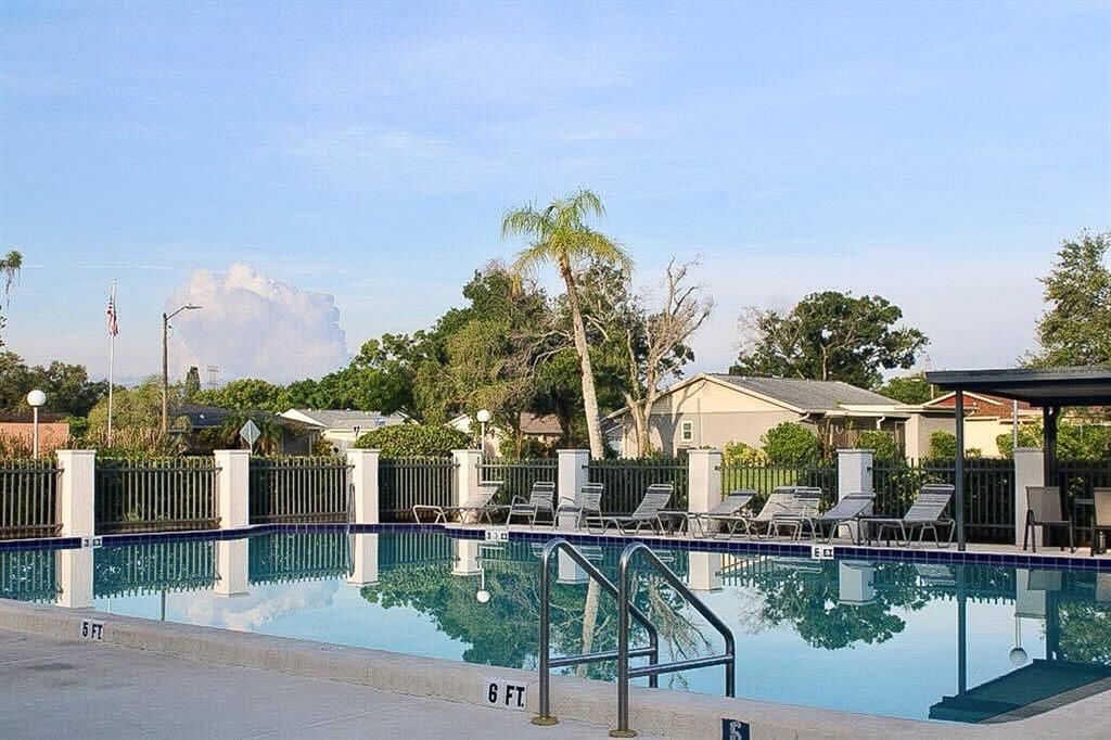 Active With Contract: $362,500 (2 beds, 2 baths, 1244 Square Feet)