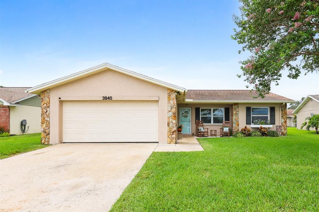 Active With Contract: $362,500 (2 beds, 2 baths, 1244 Square Feet)