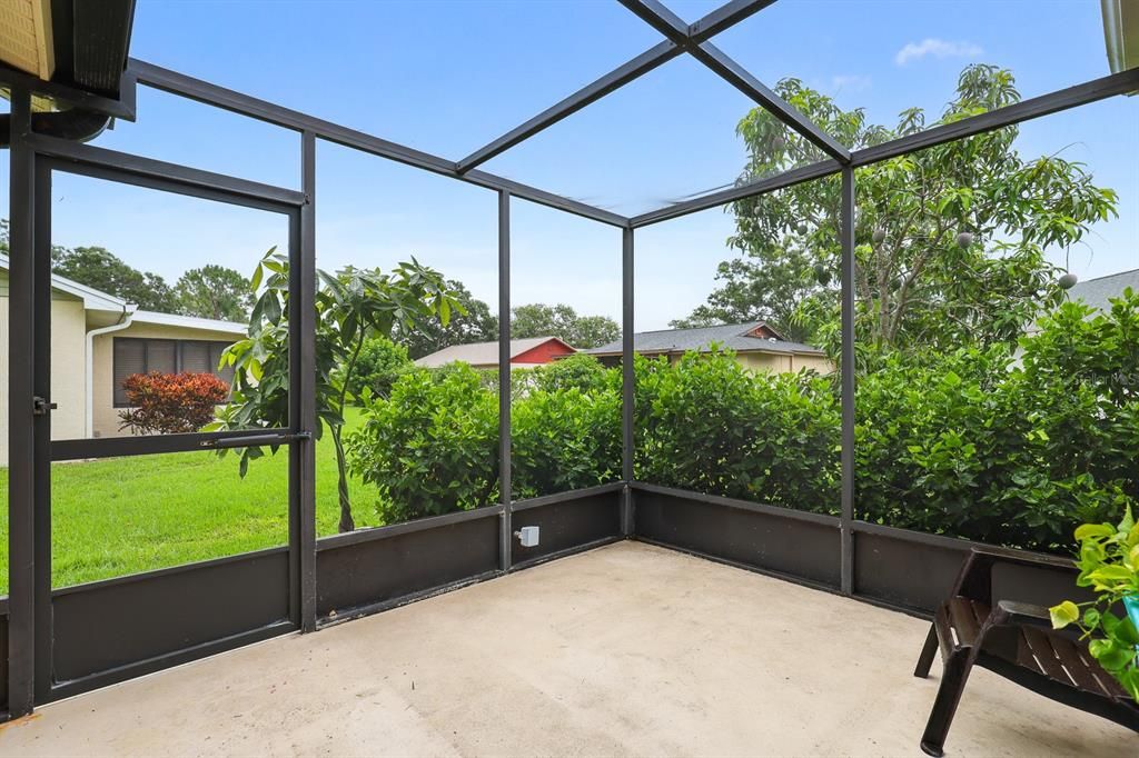 Active With Contract: $362,500 (2 beds, 2 baths, 1244 Square Feet)