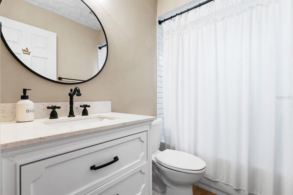 Active With Contract: $362,500 (2 beds, 2 baths, 1244 Square Feet)