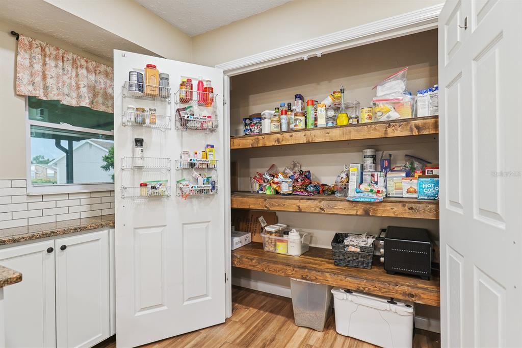 Active With Contract: $362,500 (2 beds, 2 baths, 1244 Square Feet)