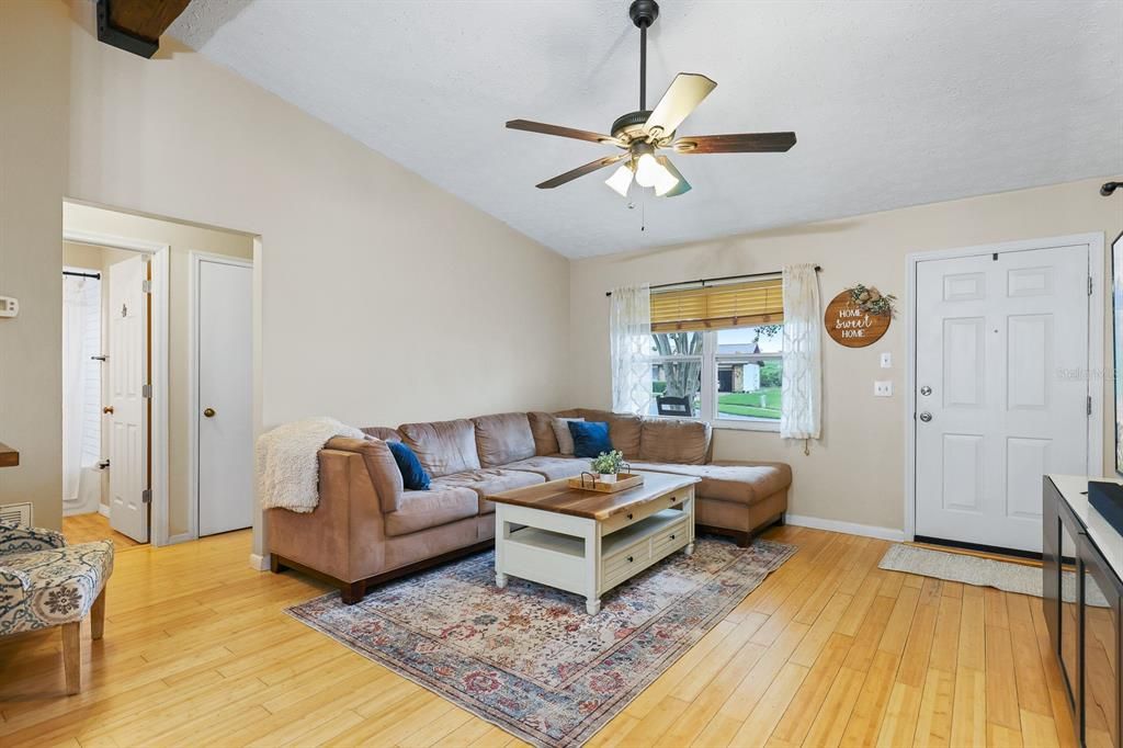 Active With Contract: $362,500 (2 beds, 2 baths, 1244 Square Feet)