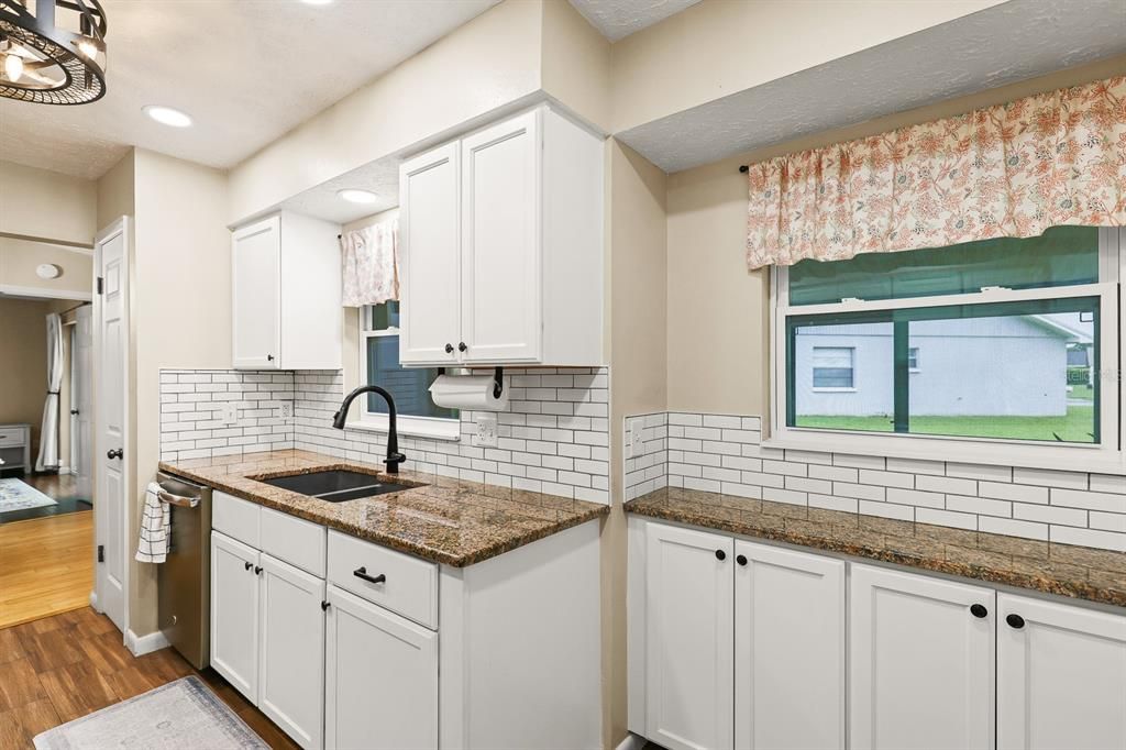 Active With Contract: $362,500 (2 beds, 2 baths, 1244 Square Feet)