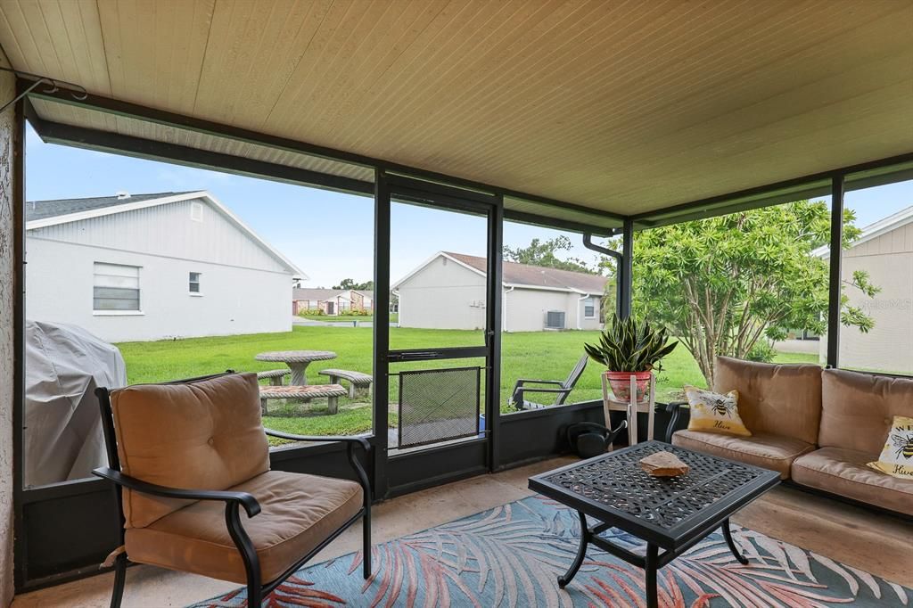 Active With Contract: $362,500 (2 beds, 2 baths, 1244 Square Feet)