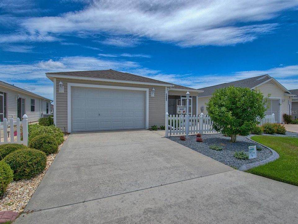 出租: $2,100 (2 贝兹, 2 浴室, 1156 平方英尺)