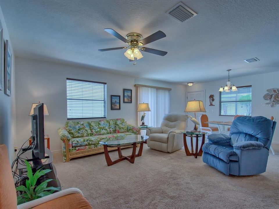 出租: $2,100 (2 贝兹, 2 浴室, 1156 平方英尺)