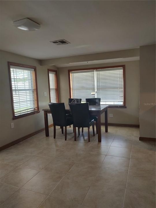 En Venta: $299,000 (2 camas, 1 baños, 1355 Pies cuadrados)