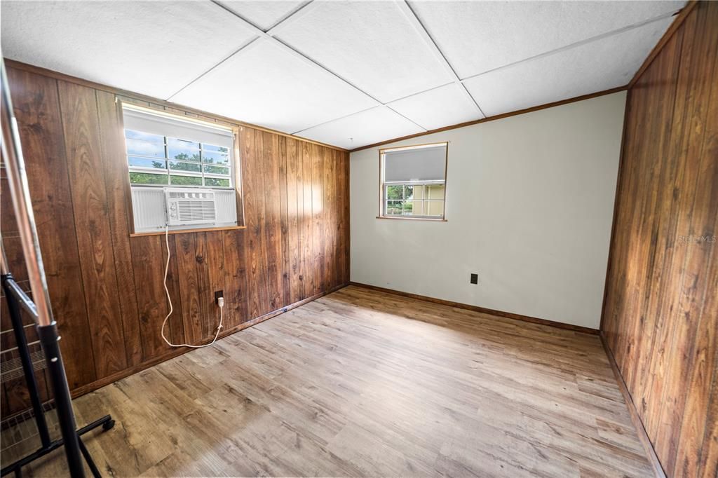 待售: $115,000 (2 贝兹, 1 浴室, 880 平方英尺)