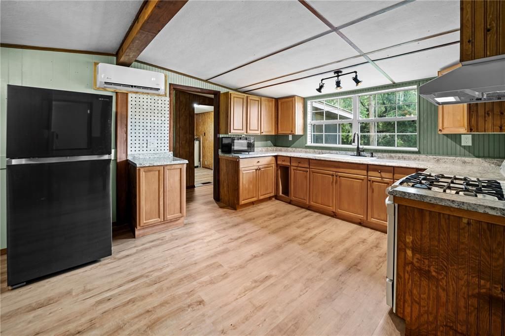 待售: $115,000 (2 贝兹, 1 浴室, 880 平方英尺)