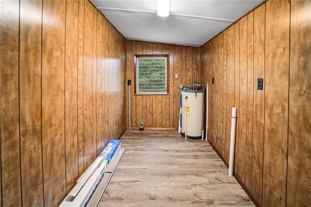 待售: $115,000 (2 贝兹, 1 浴室, 880 平方英尺)