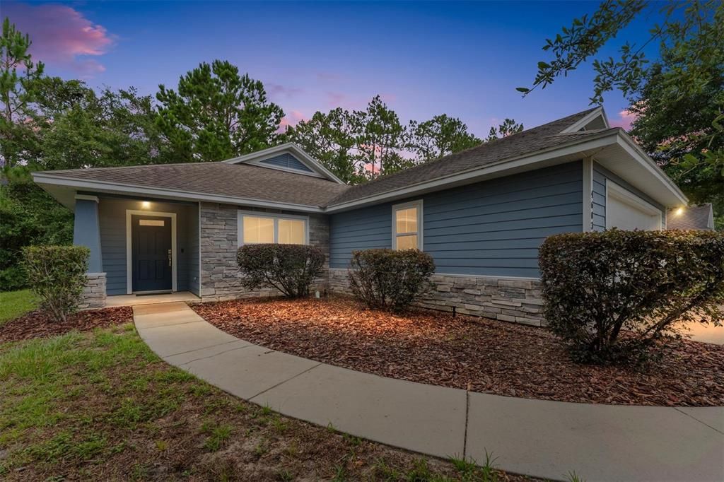 Recently Sold: $299,000 (3 beds, 2 baths, 1467 Square Feet)