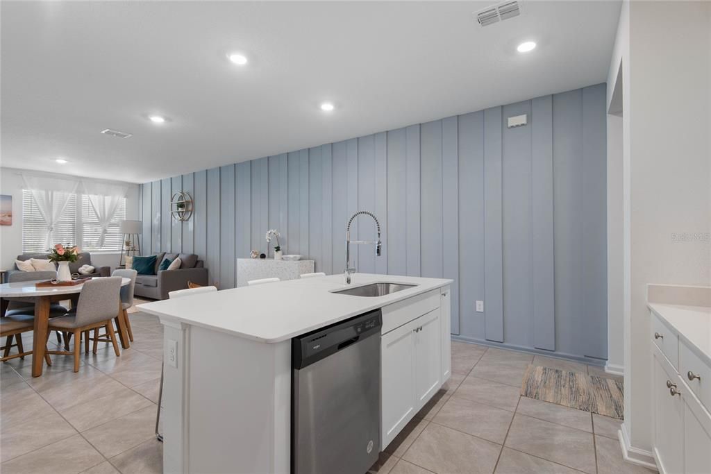 For Sale: $260,000 (3 beds, 2 baths, 1758 Square Feet)