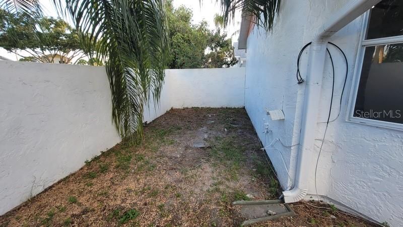 На продажу: $289,900 (2 спален, 2 ванн, 1520 Квадратных фут)