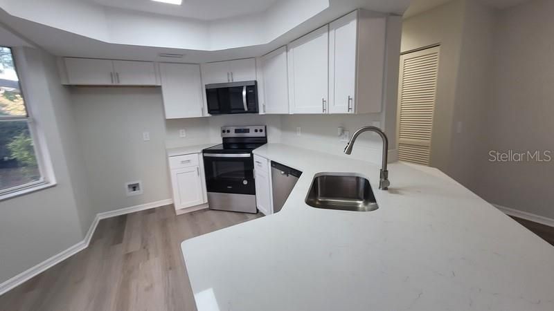 На продажу: $289,900 (2 спален, 2 ванн, 1520 Квадратных фут)