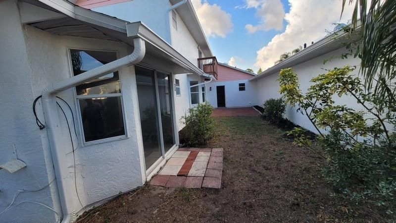 На продажу: $289,900 (2 спален, 2 ванн, 1520 Квадратных фут)