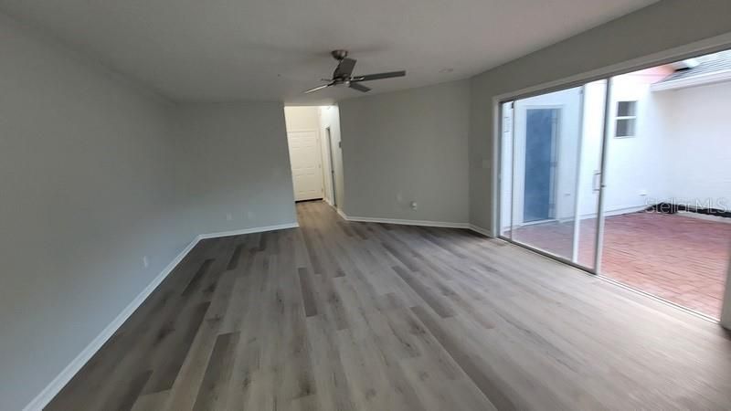 На продажу: $289,900 (2 спален, 2 ванн, 1520 Квадратных фут)