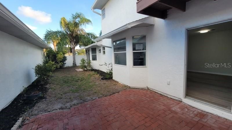 На продажу: $289,900 (2 спален, 2 ванн, 1520 Квадратных фут)