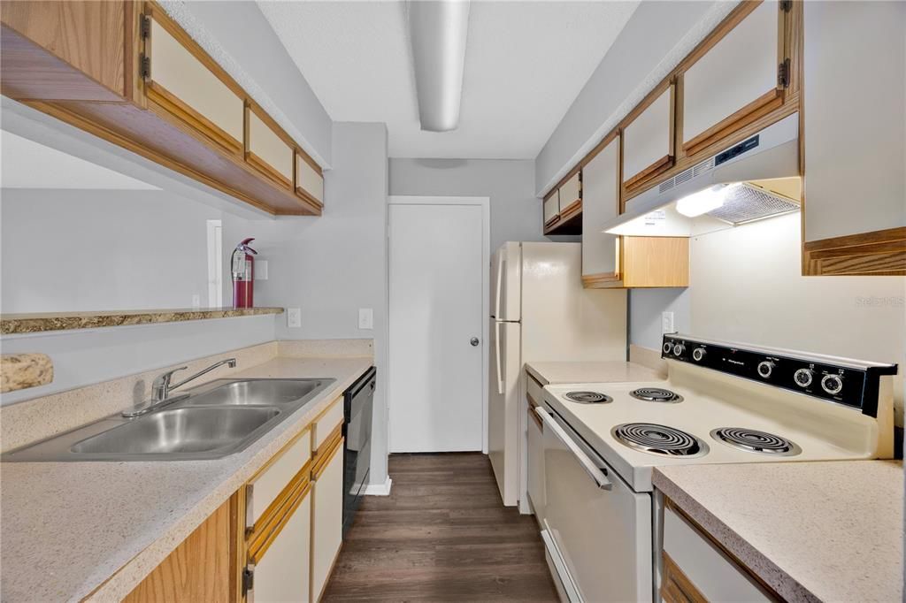 На продажу: $117,000 (1 спален, 1 ванн, 674 Квадратных фут)