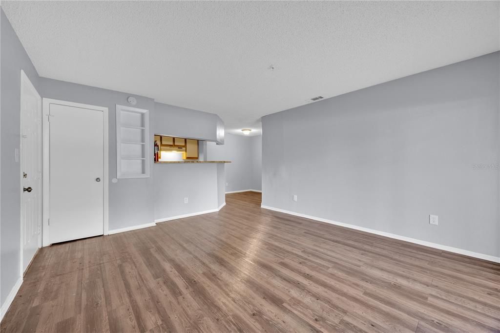 На продажу: $117,000 (1 спален, 1 ванн, 674 Квадратных фут)