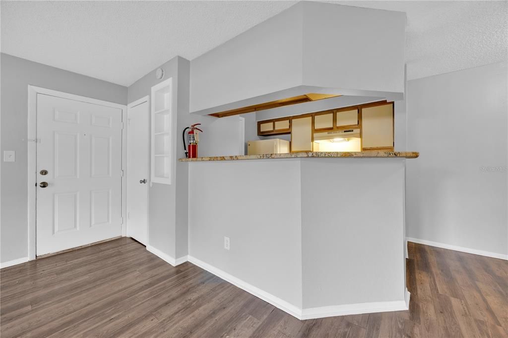 На продажу: $117,000 (1 спален, 1 ванн, 674 Квадратных фут)