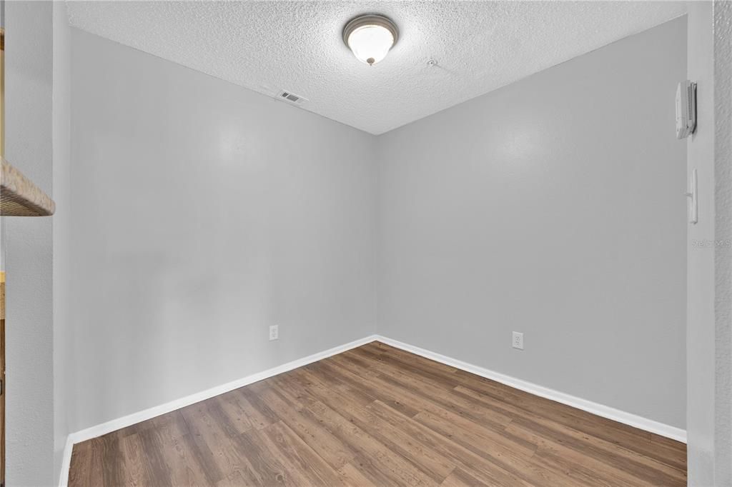 На продажу: $117,000 (1 спален, 1 ванн, 674 Квадратных фут)