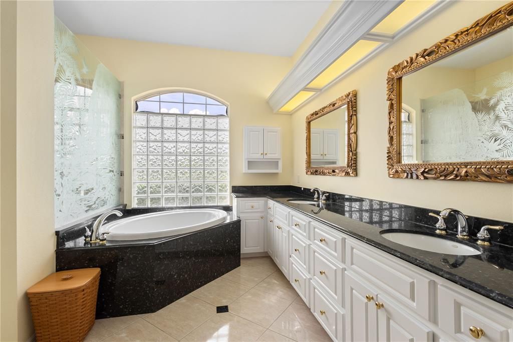 待售: $1,395,000 (3 贝兹, 3 浴室, 3550 平方英尺)