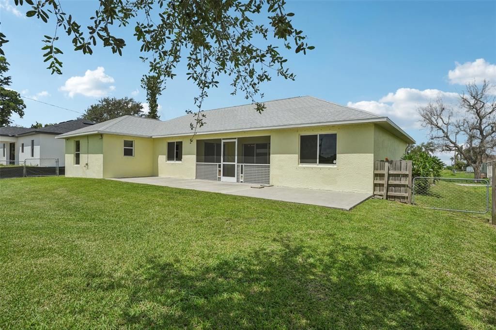 For Sale: $289,500 (3 beds, 2 baths, 1586 Square Feet)