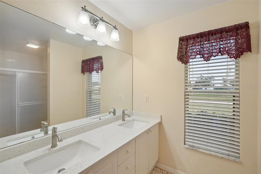 For Sale: $289,500 (3 beds, 2 baths, 1586 Square Feet)