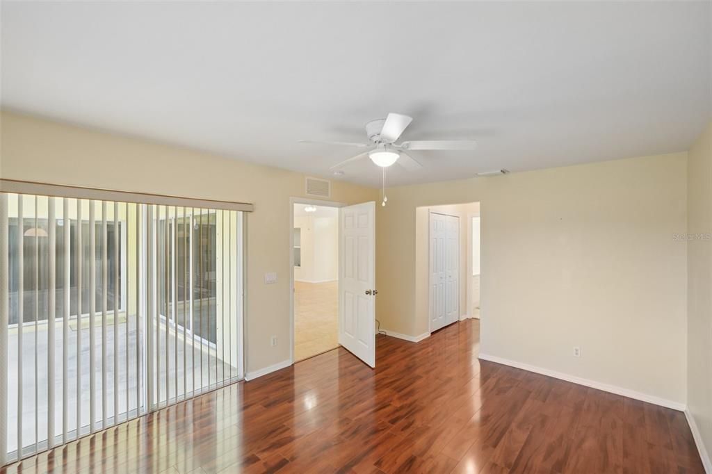 For Sale: $289,500 (3 beds, 2 baths, 1586 Square Feet)