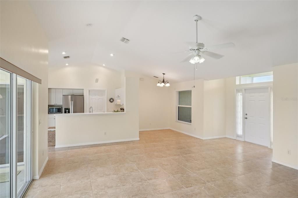 For Sale: $289,500 (3 beds, 2 baths, 1586 Square Feet)