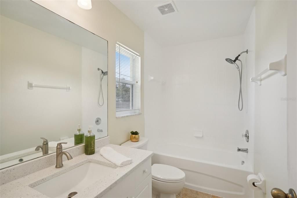 For Sale: $289,500 (3 beds, 2 baths, 1586 Square Feet)